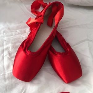 Red Ballet Pointe Toe Shoes Chinese size 35
